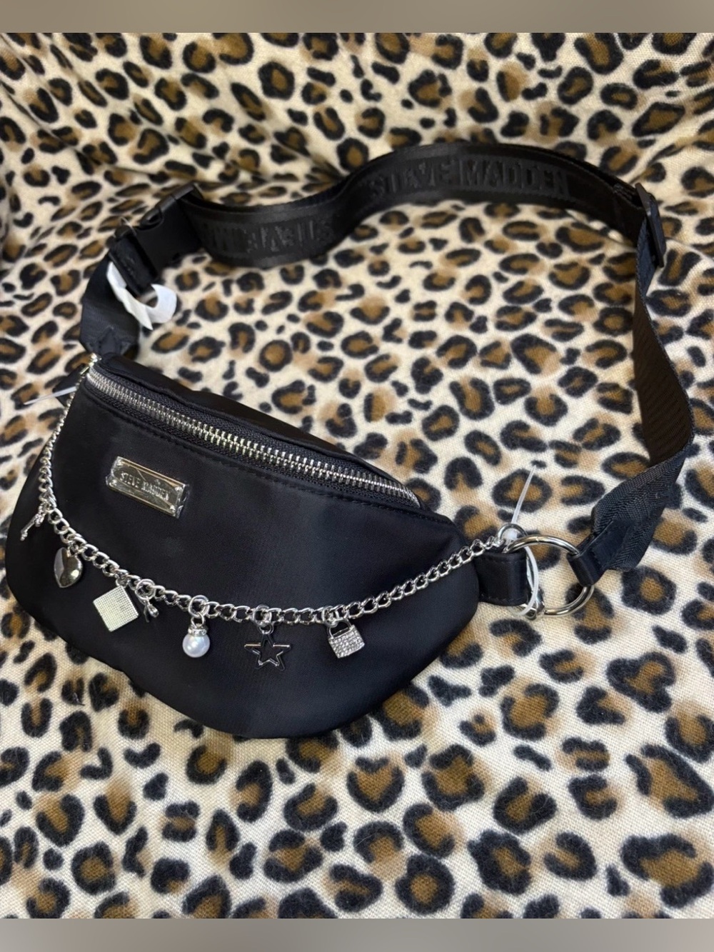 Steve Madden Fanny Pack Black w/Silver decorative bag chain New/been stored💜 - Picture 3 of 12